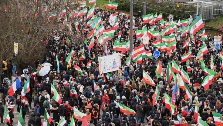 Iran, accuse di strage di massa durante le proteste: “Uccise almeno 12mila persone, soprattutto giovani”