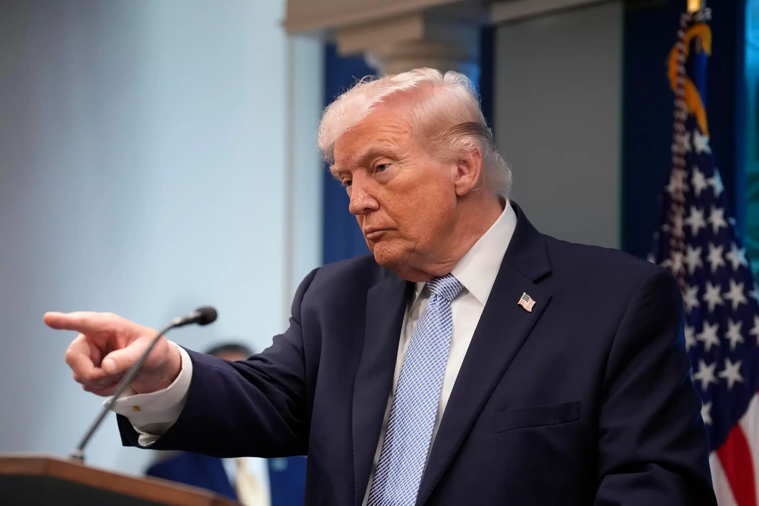Iran, Trump: “Se non firmano un accordo colpiremo più duramente”