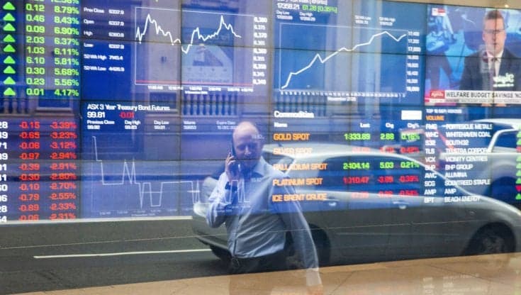Borse in crollo per la guerra in Iran: Brent oltre 83$, gas TTF a 53€, Milano -3,9%
