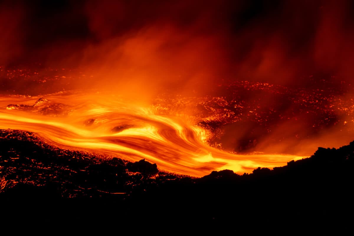 Eruzione dell'Etna: disagi nei voli e caos negli aeroporti